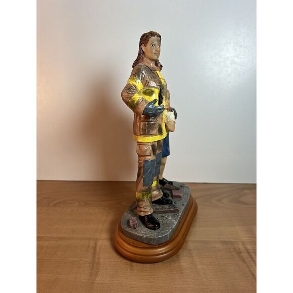 Vanmark Red Hats Of Courage Safe From Harm Woman Firefighter FM88657 1/0731 - Picture 6 of 9
